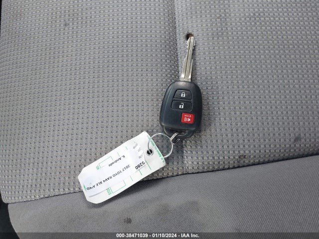 Toyota Rav4 Xle 2017 JTMRFREV5HD204912 Image 11