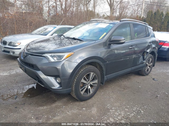 Toyota Rav4 Xle 2017 JTMRFREV5HD204912 Image 2