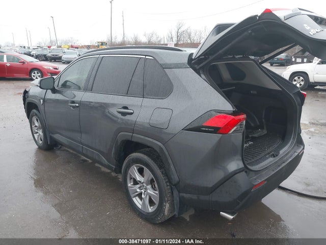 2022 TOYOTA RAV4 XLE VIN: JTMP1RFV9NJ040484