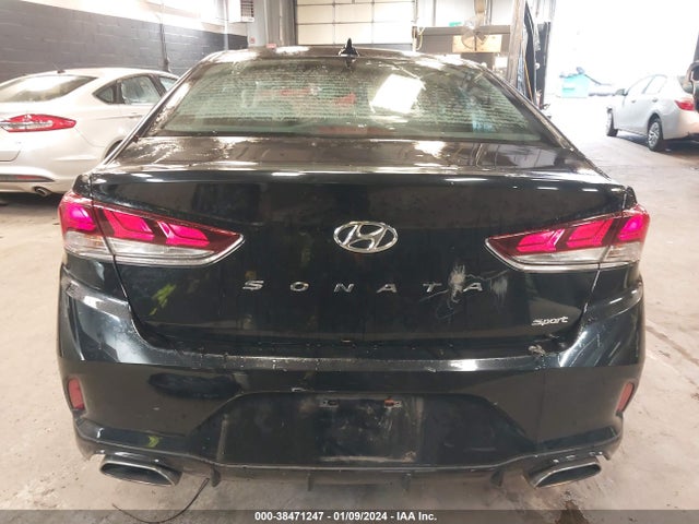 2018 HYUNDAI SONATA SPORT VIN: 5NPE34AF8JH693301