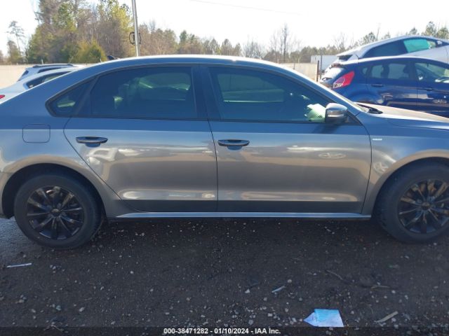 1VWAS7A33EC116702 Volkswagen Passat 1.8t Wolfsburg Edition