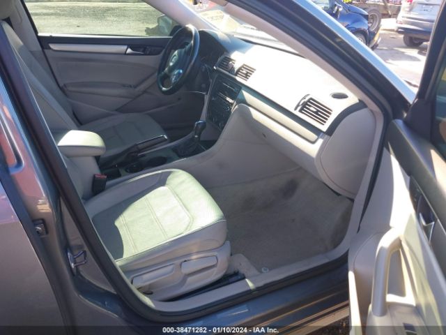 1VWAS7A33EC116702 Volkswagen Passat 1.8t Wolfsburg Edition