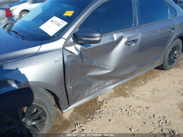 1VWAS7A33EC116702 Volkswagen Passat 1.8t Wolfsburg Edition