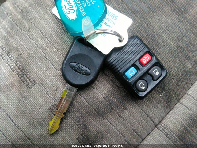2010 FORD FOCUS SE VIN: 1FAHP3FNXAW200830