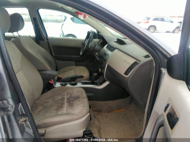 2010 FORD FOCUS SE VIN: 1FAHP3FNXAW200830