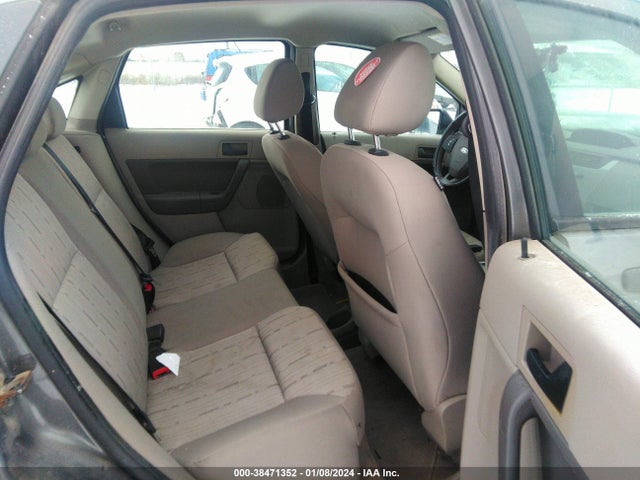 2010 FORD FOCUS SE VIN: 1FAHP3FNXAW200830