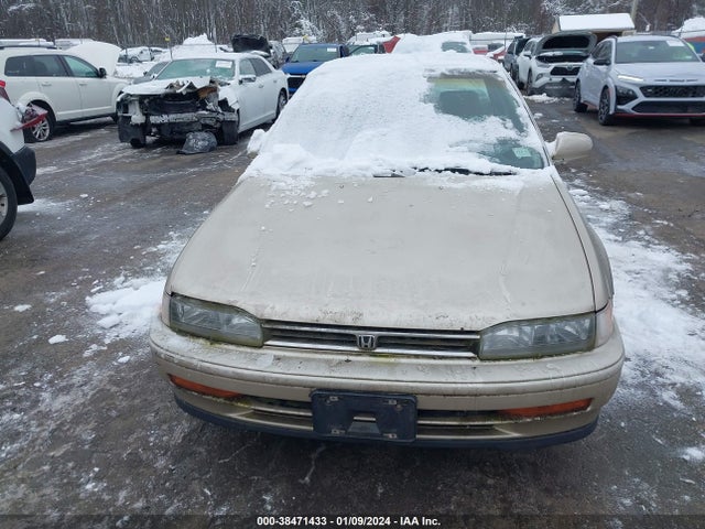 1993 HONDA ACCORD SE VIN: JHMCB7686PC036604