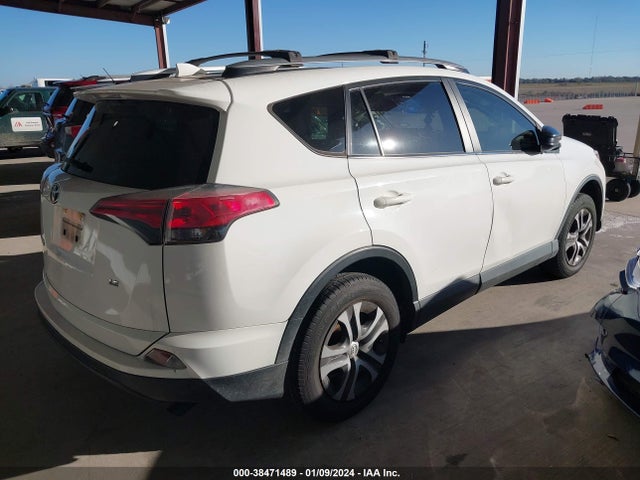 Toyota RAV4 LE 2017 JTMZFREV3HJ139799 Image 4