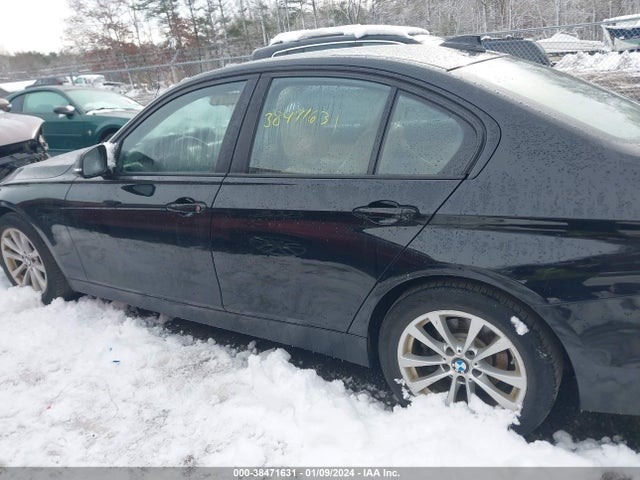 BMW 320i Xdrive 2017 WBA8A3C35HK692440 Image 14