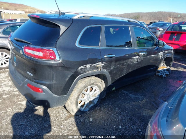 1C4PJMCS8FW788466 Jeep Cherokee Latitude