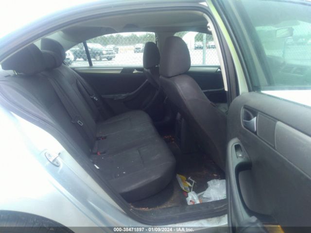 3VWD17AJ6FM232281 Volkswagen Jetta 1.8t Se