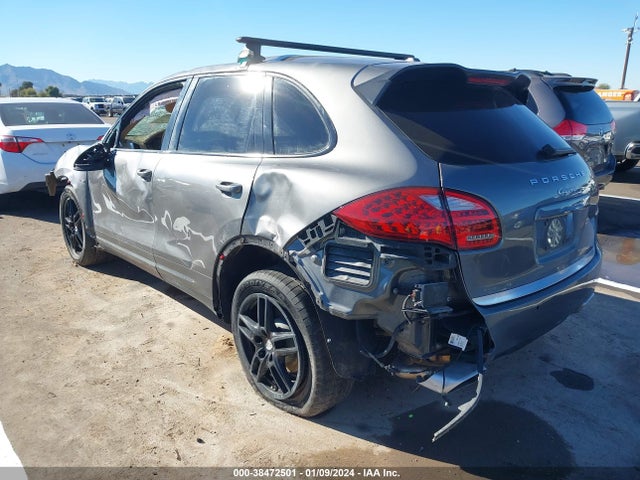 2013 PORSCHE CAYENNE WP1AF2A25DLA42004 Photo 2