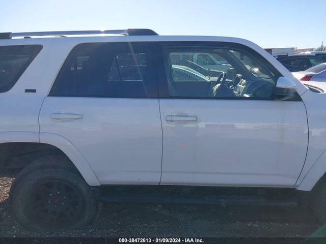 Toyota 4RUNNER SR5 2023 JTEMU5JR6P6099264 Image 13
