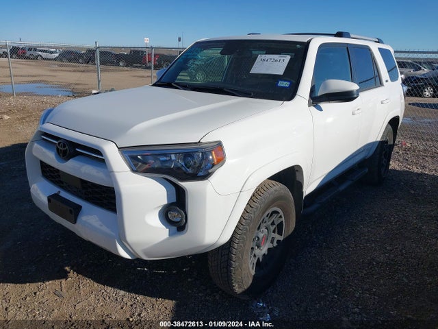 Toyota 4RUNNER SR5 2023 JTEMU5JR6P6099264 Image 2