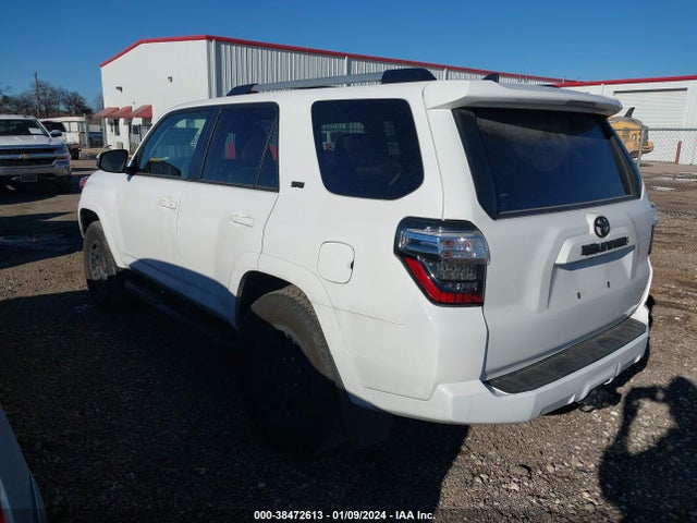 Toyota 4RUNNER SR5 2023 JTEMU5JR6P6099264 Image 3