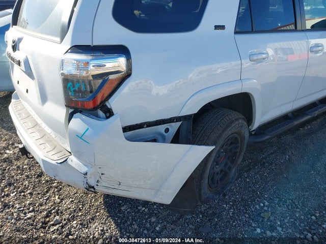 Toyota 4RUNNER SR5 2023 JTEMU5JR6P6099264 Image 6