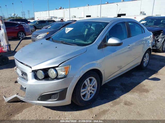 Chevrolet Sonic Lt Auto 2015 1G1JC5SH3F4109400 Image 2