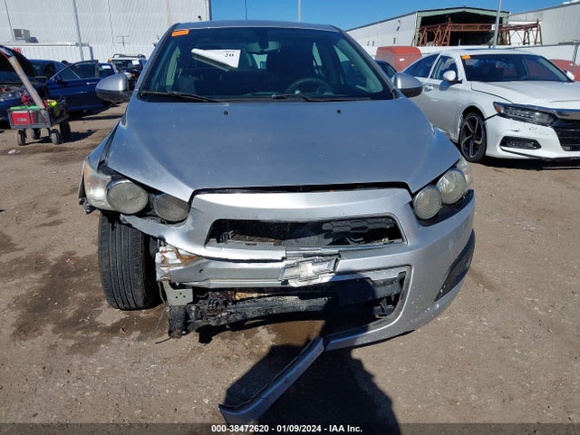 Chevrolet Sonic Lt Auto 2015 1G1JC5SH3F4109400 Image 6