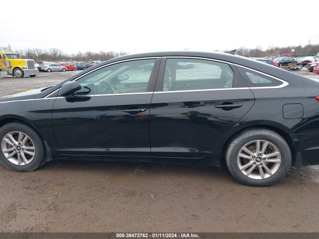 2015 HYUNDAI SONATA SE VIN: 5NPE24AF2FH227258