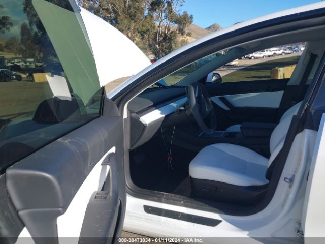 5YJ3E1EA8MF915952 Tesla Model 3 Standard Range Plus Rear-wheel Drive