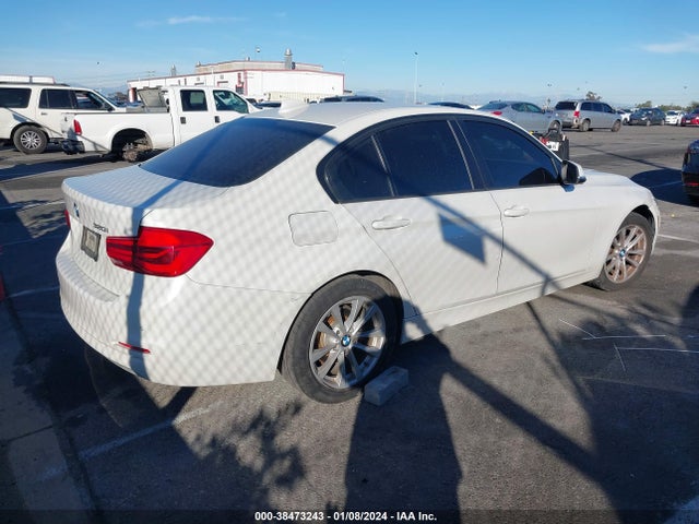 BMW 320i 2017 WBA8A9C32HK620579 Image 4