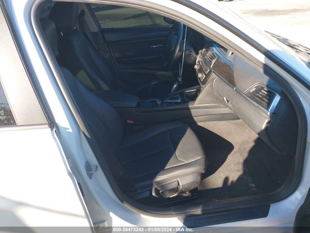 BMW 320i 2017 WBA8A9C32HK620579 Image 5