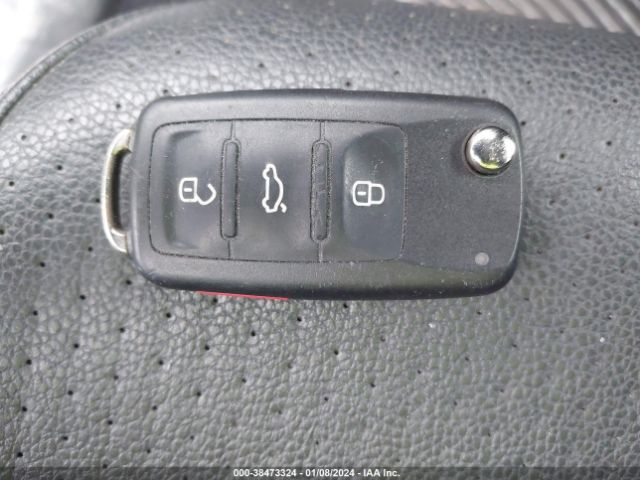 1VWBT7A37HC052346 Volkswagen Passat 1.8t Se