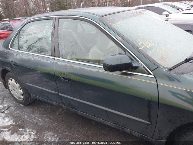 1998 HONDA ACCORD LX VIN: 1HGCG5641WA216038