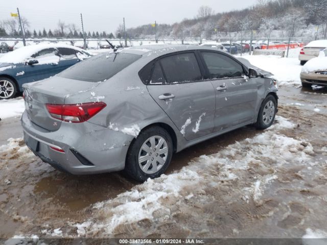 3KPA24AD8ME427334 KIA RIO S