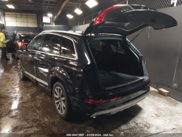2019 AUDI Q7 WA1LHAF74KD016921 Photo 2