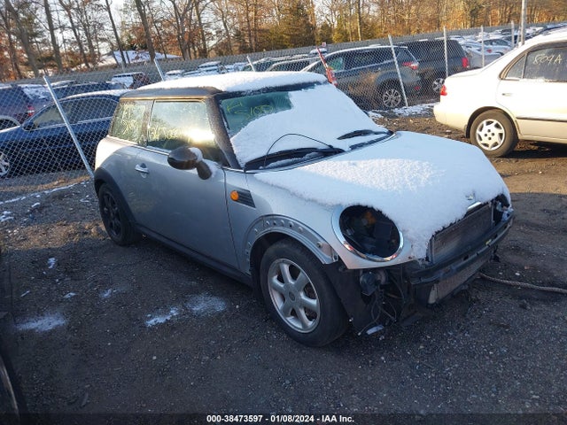 2007 MINI COOPER WMWMF33507TL77314 Photo 0