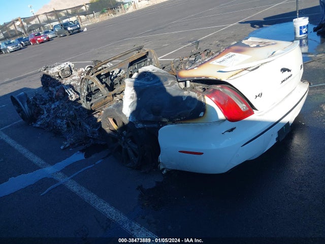 2014 JAGUAR XJ SAJWJ1CDXE8V62929 Photo 2