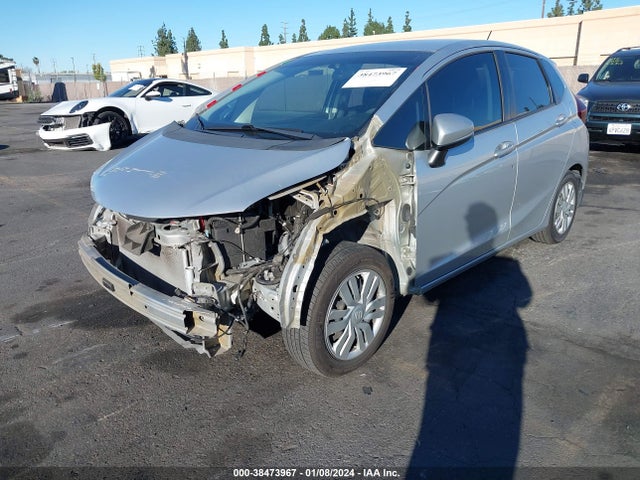 Honda FIT LX 2015 3HGGK5H50FM720248 Image 2
