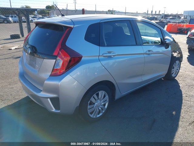 Honda FIT LX 2015 3HGGK5H50FM720248 Image 4