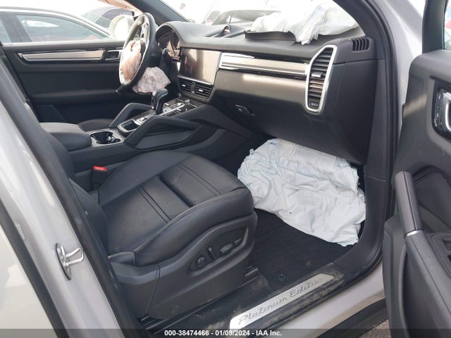 2022 PORSCHE CAYENNE WP1AA2AY8NDA05849 Photo 4