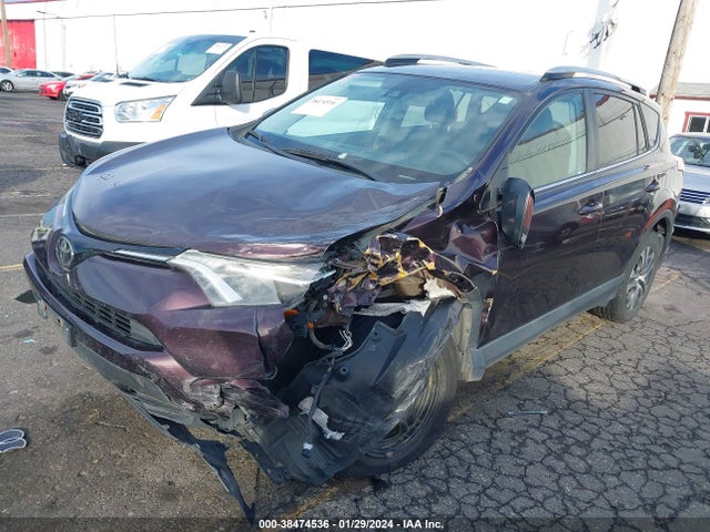 Toyota RAV4 LE 2017 2T3BFREVXHW682084 Image 2