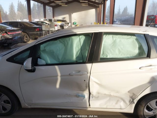 3HGGK5H43JM734807 Honda FIT LX