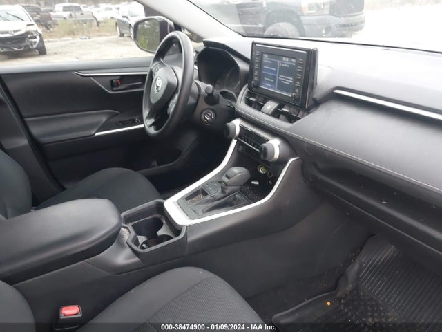 Toyota RAV4 LE 2019 2T3H1RFVXKW036266 Image 5