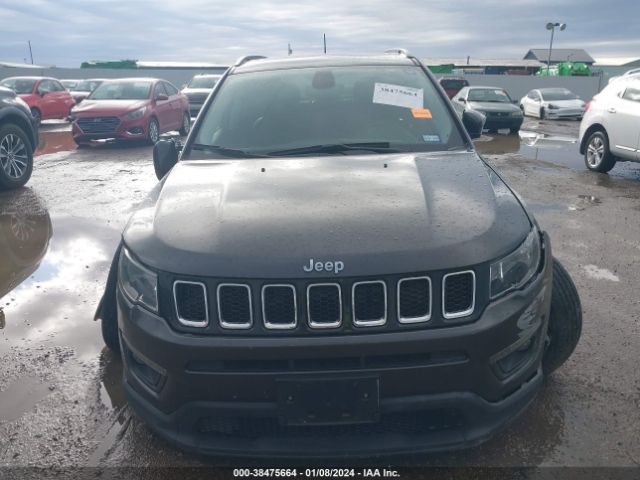 3C4NJCBBXMT518354 Jeep Compass Latitude Fwd