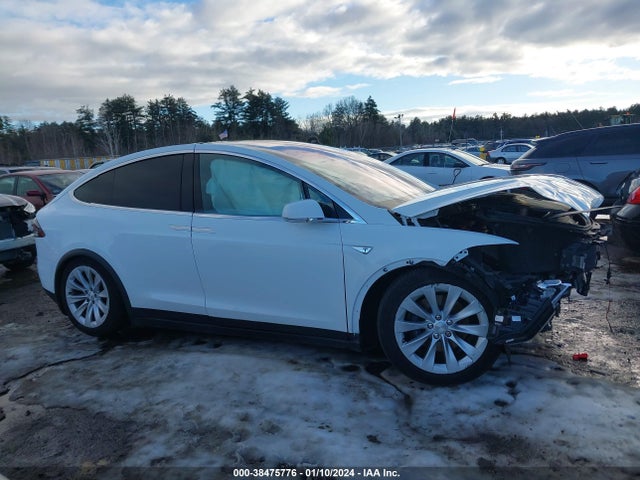 Tesla Model X 60d/70d/75d/90d 2016 5YJXCAE21GF008190 Image 12