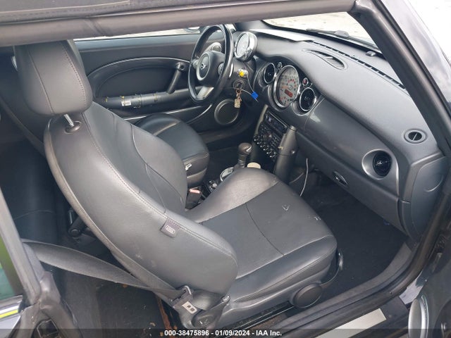 2008 MINI COOPER S WMWRH33568TL96886 Photo 4