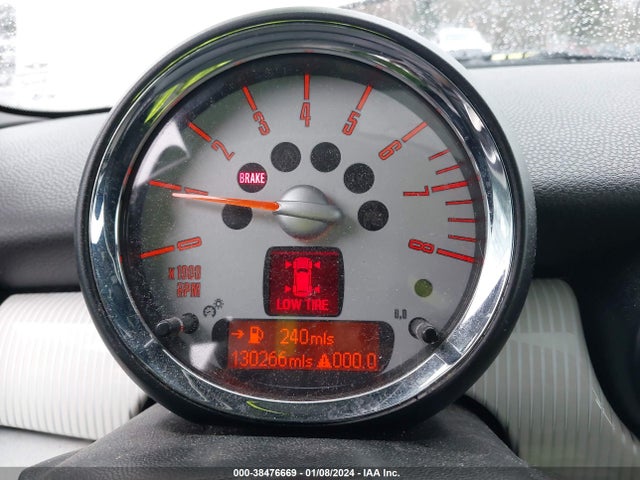 2010 MINI COOPER S WMWMF7C59ATX42362 Photo 6