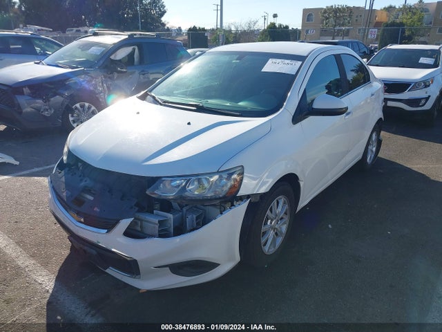Chevrolet Sonic Lt Auto 2017 1G1JD5SG9H4104581 Image 2