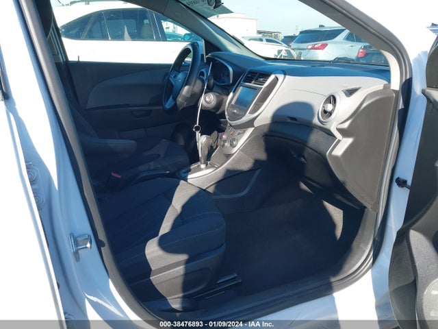 Chevrolet Sonic Lt Auto 2017 1G1JD5SG9H4104581 Image 5