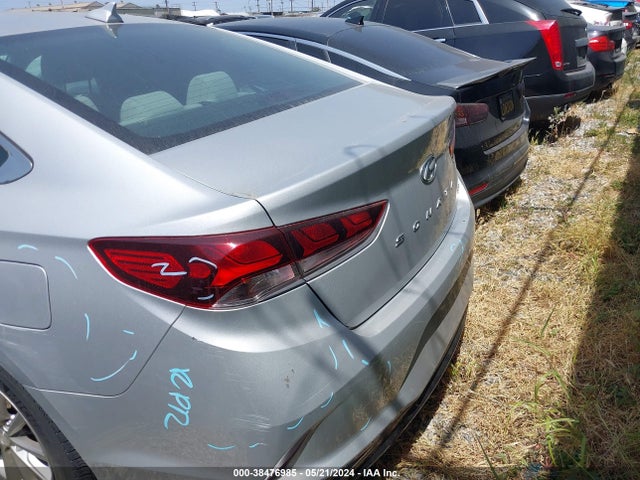 Hyundai SONATA ECO 2018 5NPE24AA4JH720274 Image 17