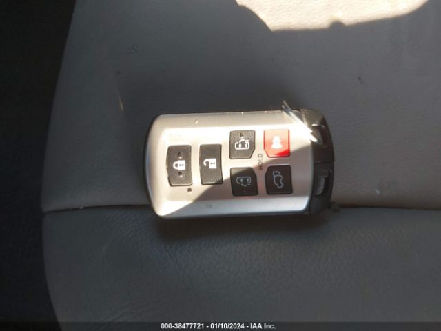 5TDYZ3DC0HS800241 Toyota Sienna Xle 8 Passenger