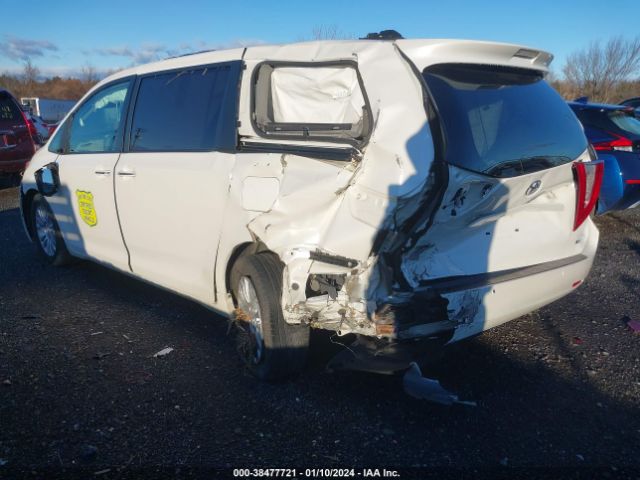 5TDYZ3DC0HS800241 Toyota Sienna Xle 8 Passenger