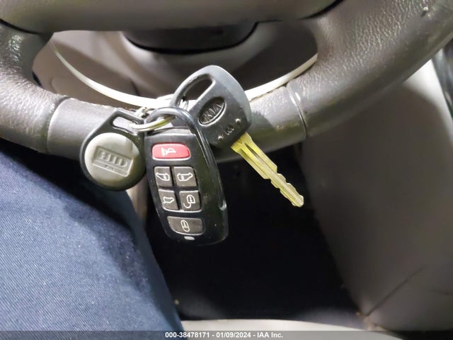 2011 KIA SEDONA EX VIN: KNDMH4C76B6369164