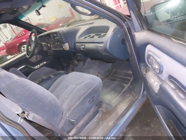 1995 GMC SUBURBAN C1500 VIN: 1GKEC16KXSJ744735