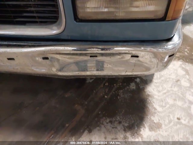 1995 GMC SUBURBAN C1500 VIN: 1GKEC16KXSJ744735